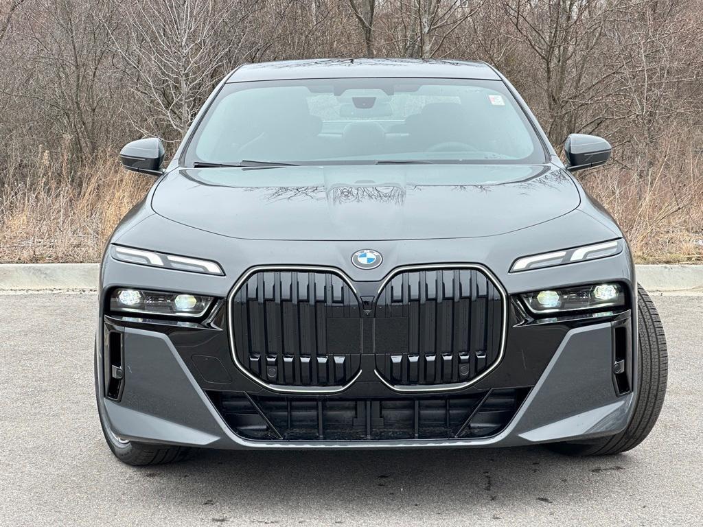 new 2025 BMW 760 car, priced at $130,105