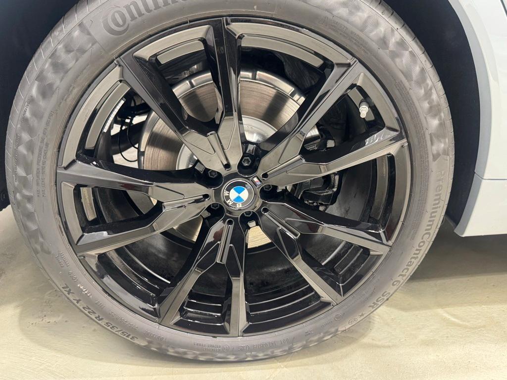 new 2026 BMW X7 car, priced at $95,315