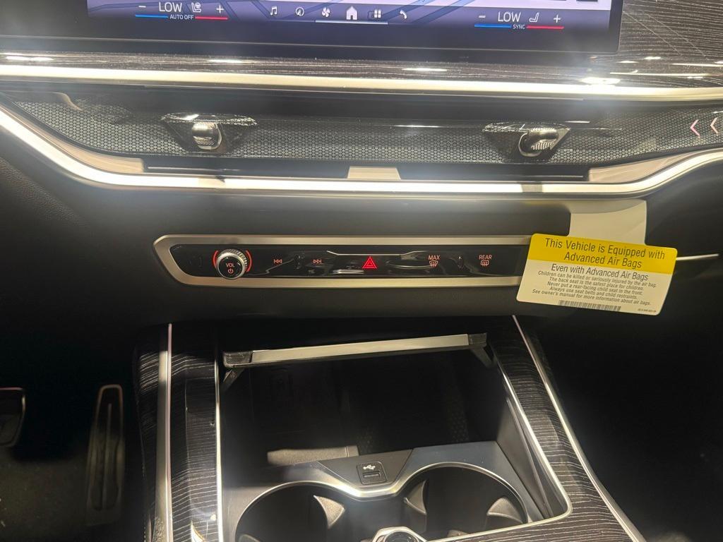 new 2026 BMW X7 car, priced at $95,315