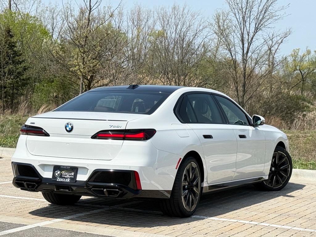 new 2025 BMW 760 car, priced at $132,550