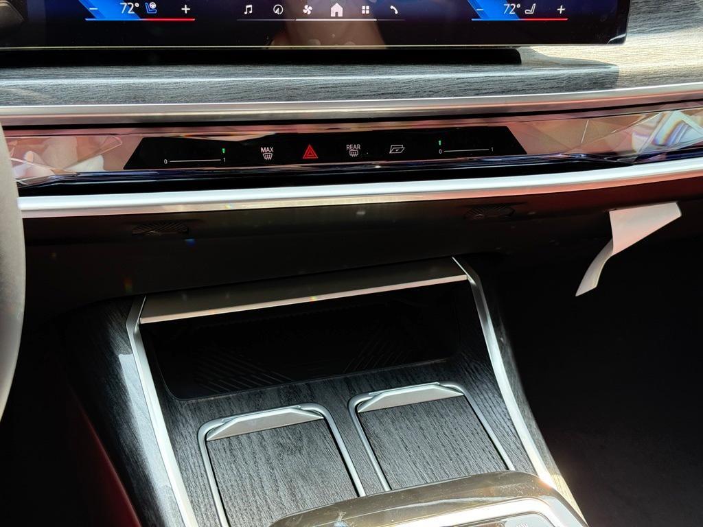 new 2025 BMW 760 car, priced at $132,550