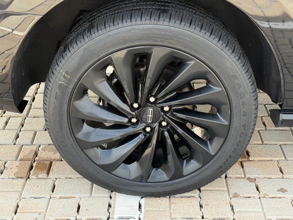 used 2021 Lincoln Navigator car, priced at $44,500