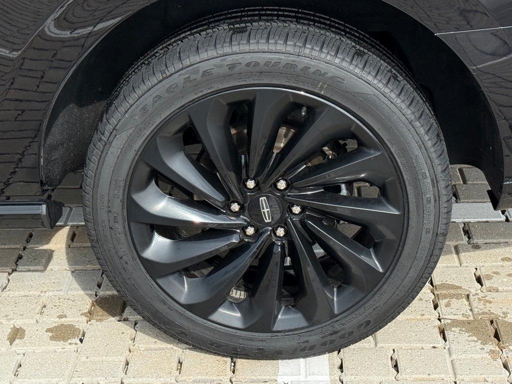 used 2021 Lincoln Navigator car, priced at $44,500