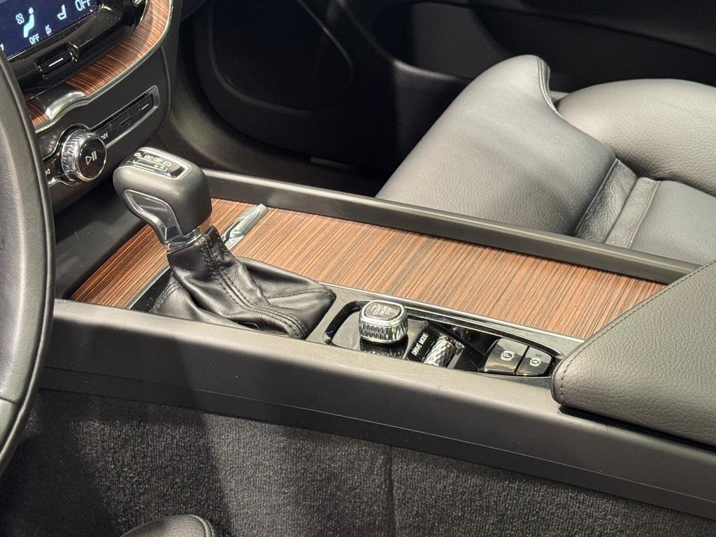 used 2020 Volvo XC60 car, priced at $25,299