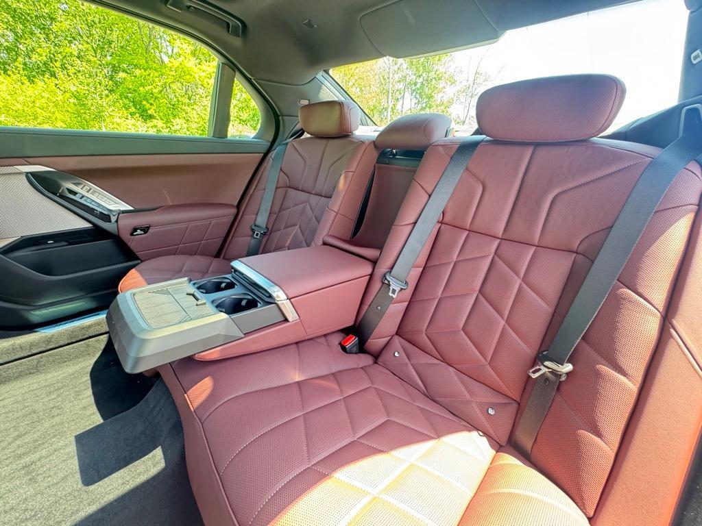 new 2025 BMW 760 car, priced at $129,575