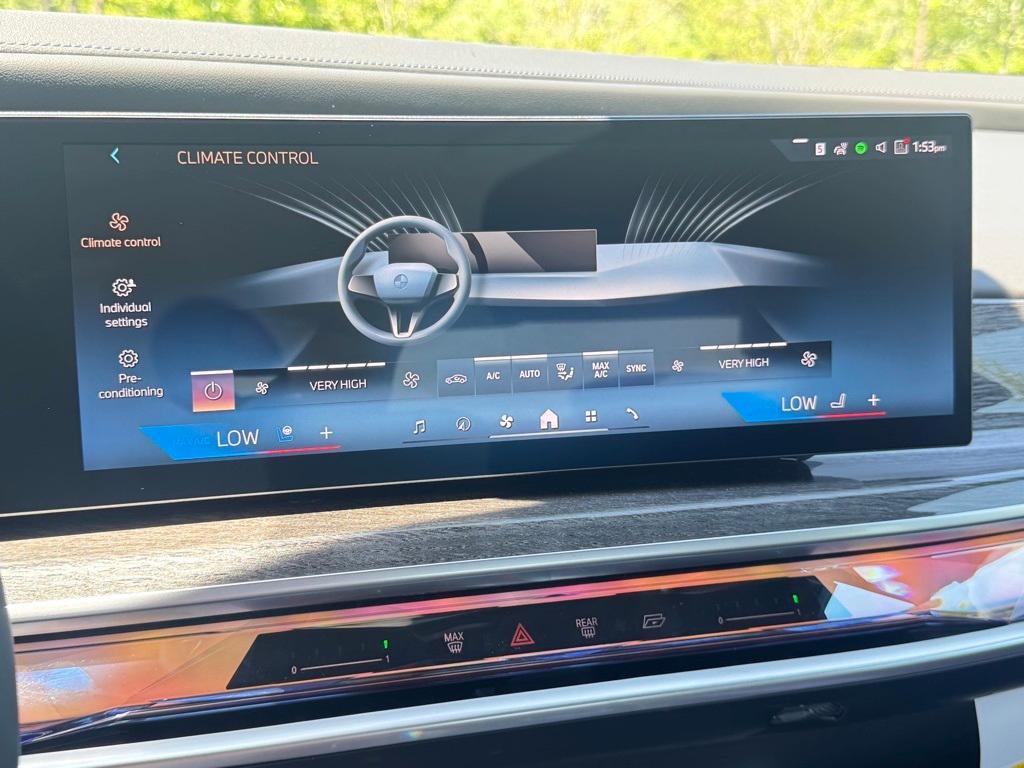 new 2025 BMW 760 car, priced at $129,575