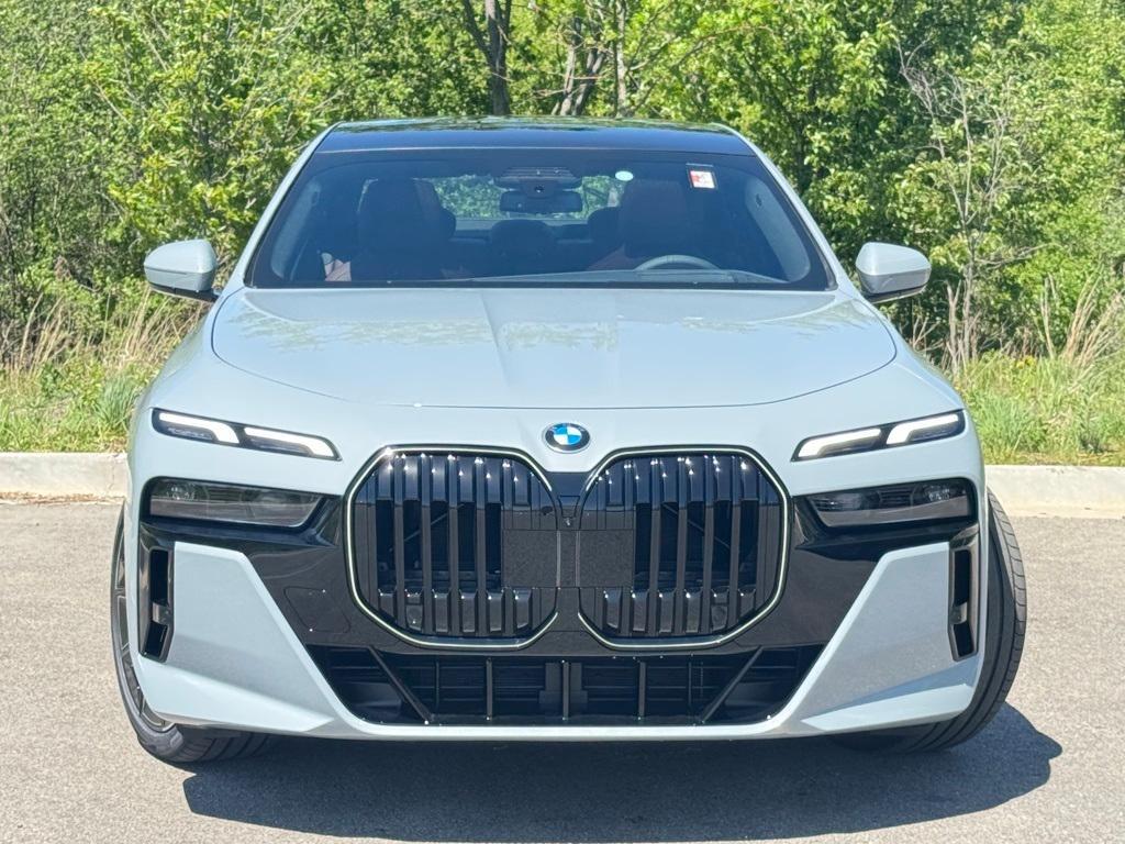 new 2025 BMW 760 car, priced at $129,575
