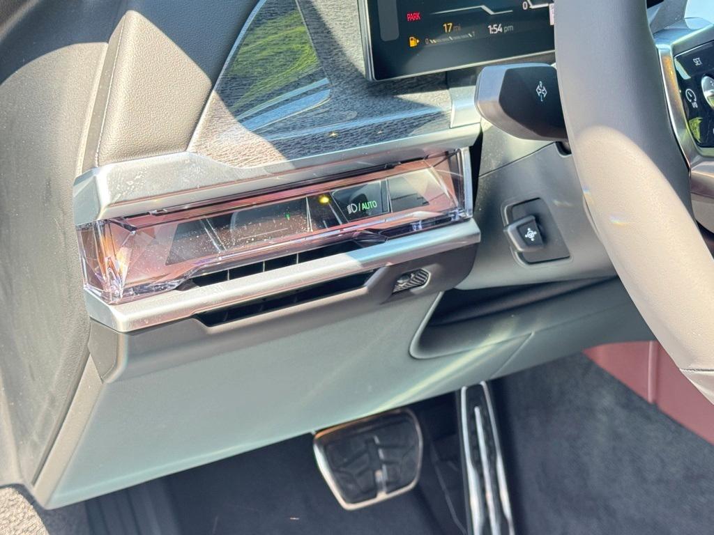 new 2025 BMW 760 car, priced at $129,575
