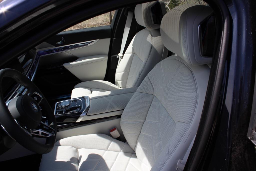 new 2025 BMW i7 car, priced at $132,705