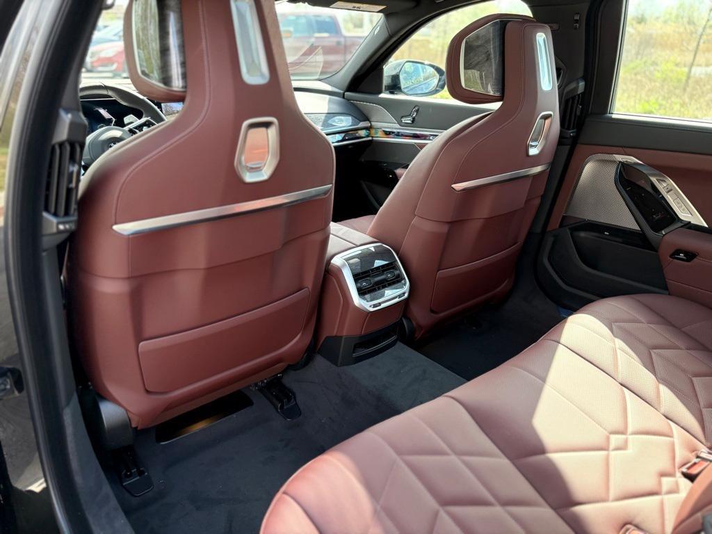 new 2025 BMW 760 car, priced at $132,880