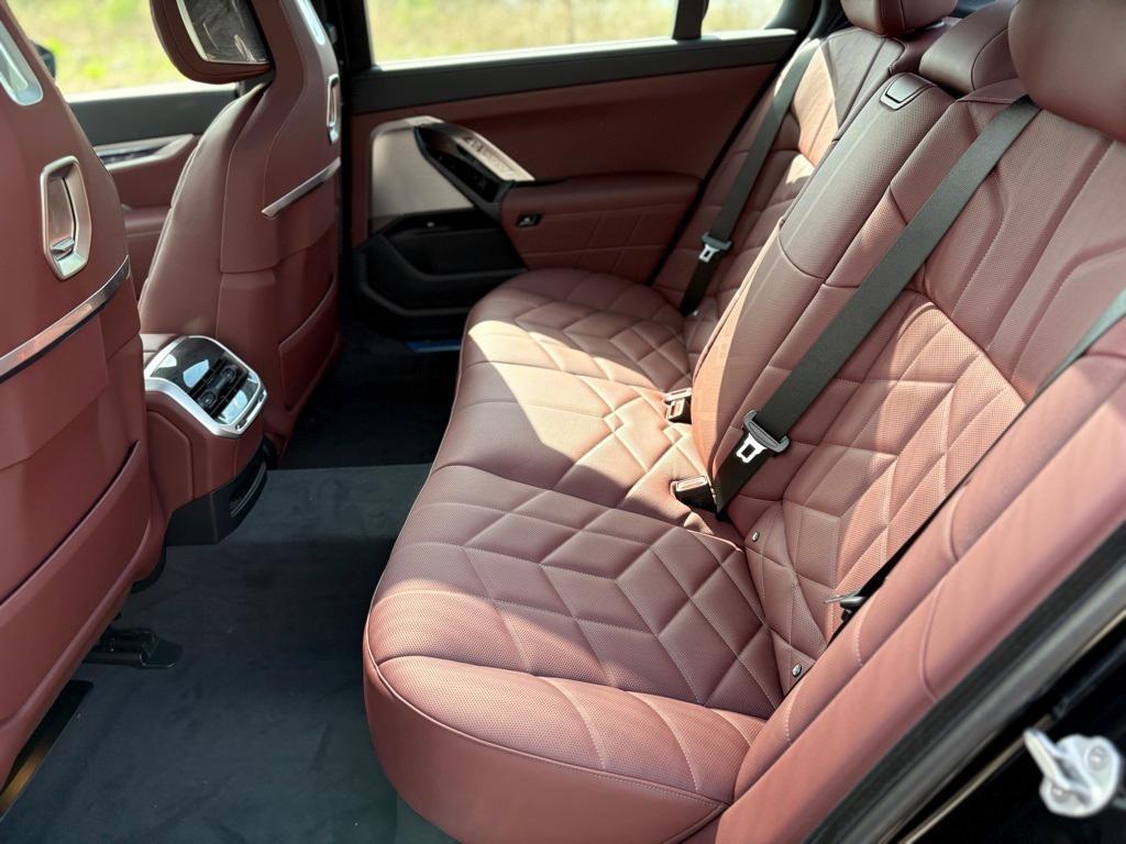 new 2025 BMW 760 car, priced at $132,880