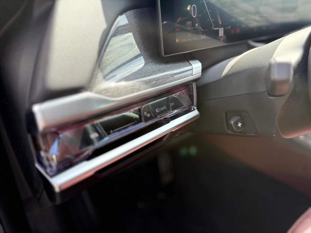 new 2025 BMW 760 car, priced at $132,880