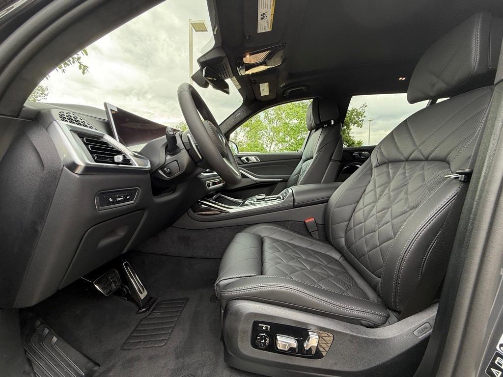 new 2026 BMW X7 car, priced at $97,885