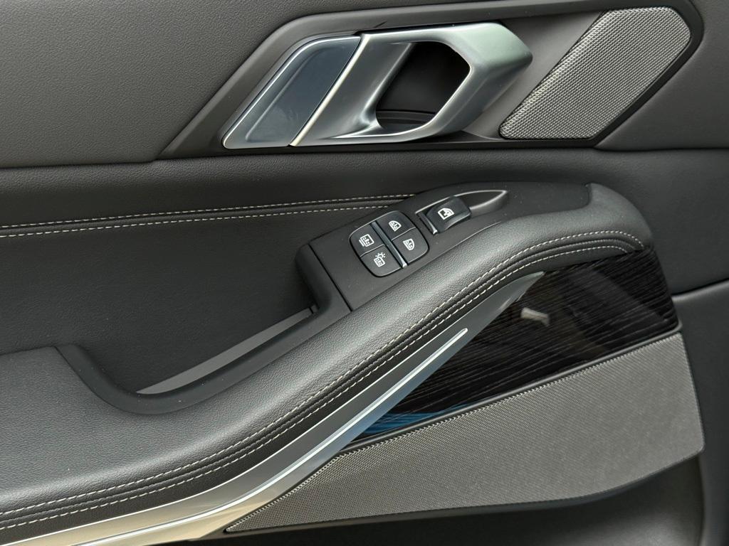 new 2026 BMW X7 car, priced at $97,885