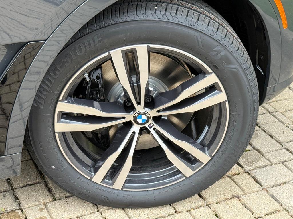 new 2026 BMW X7 car, priced at $97,885