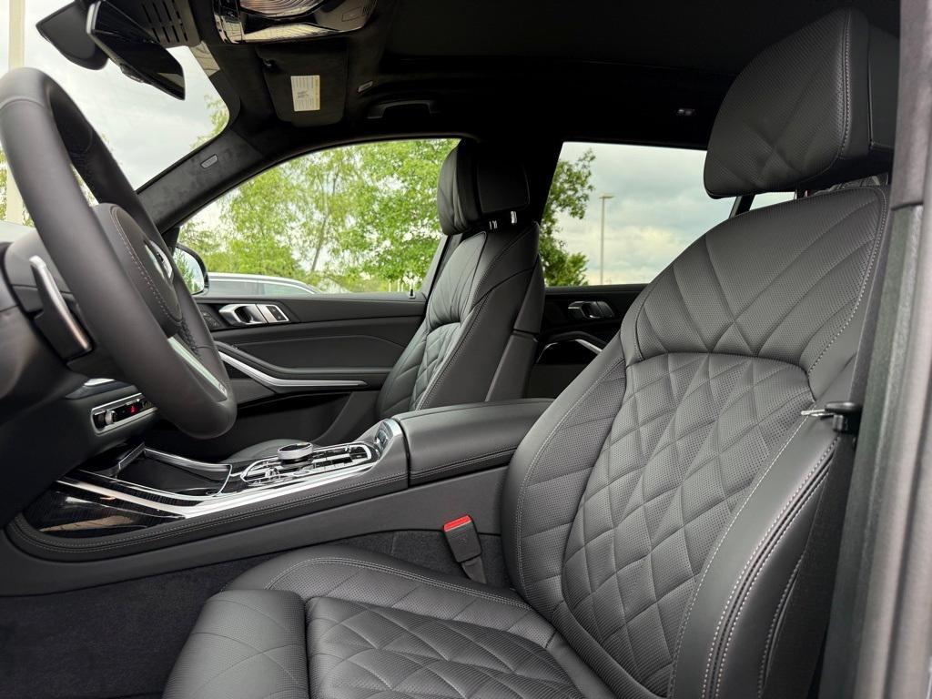 new 2026 BMW X7 car, priced at $97,885