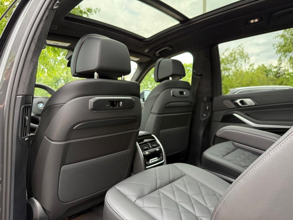 new 2026 BMW X7 car, priced at $97,885