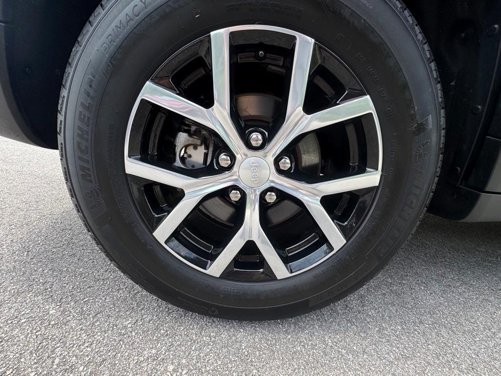 used 2024 Jeep Grand Cherokee car, priced at $36,099