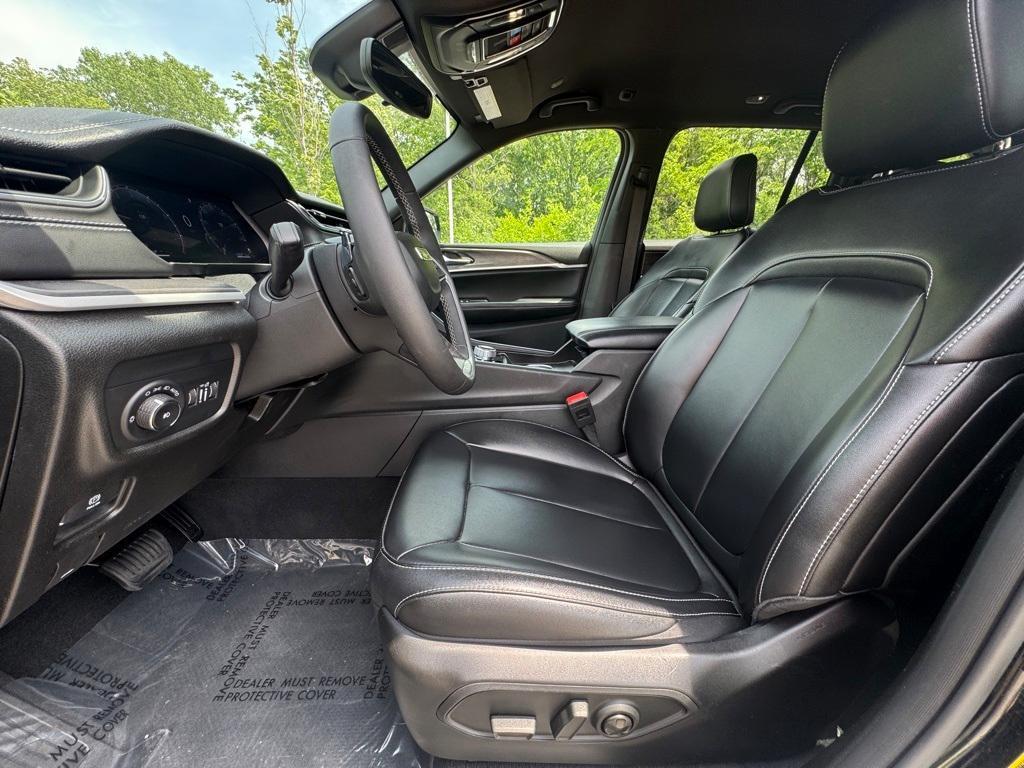 used 2024 Jeep Grand Cherokee car, priced at $36,099