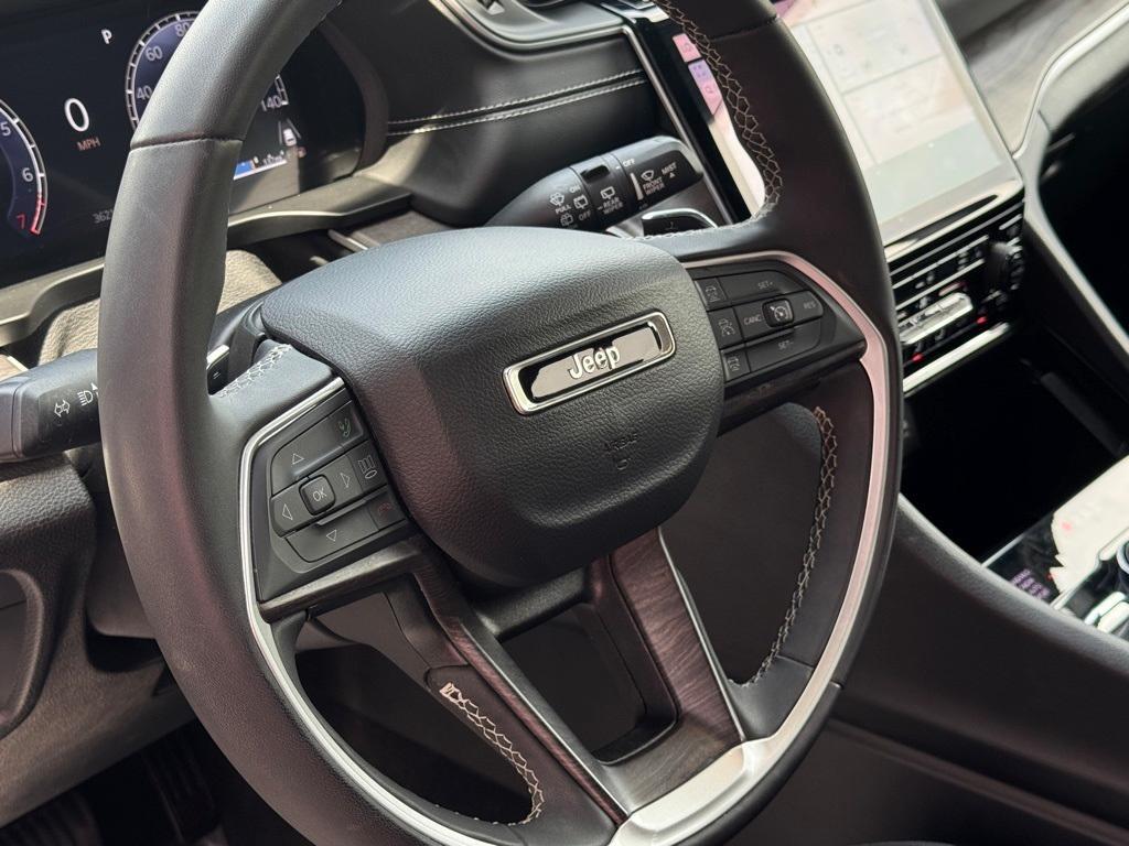 used 2024 Jeep Grand Cherokee car, priced at $36,099