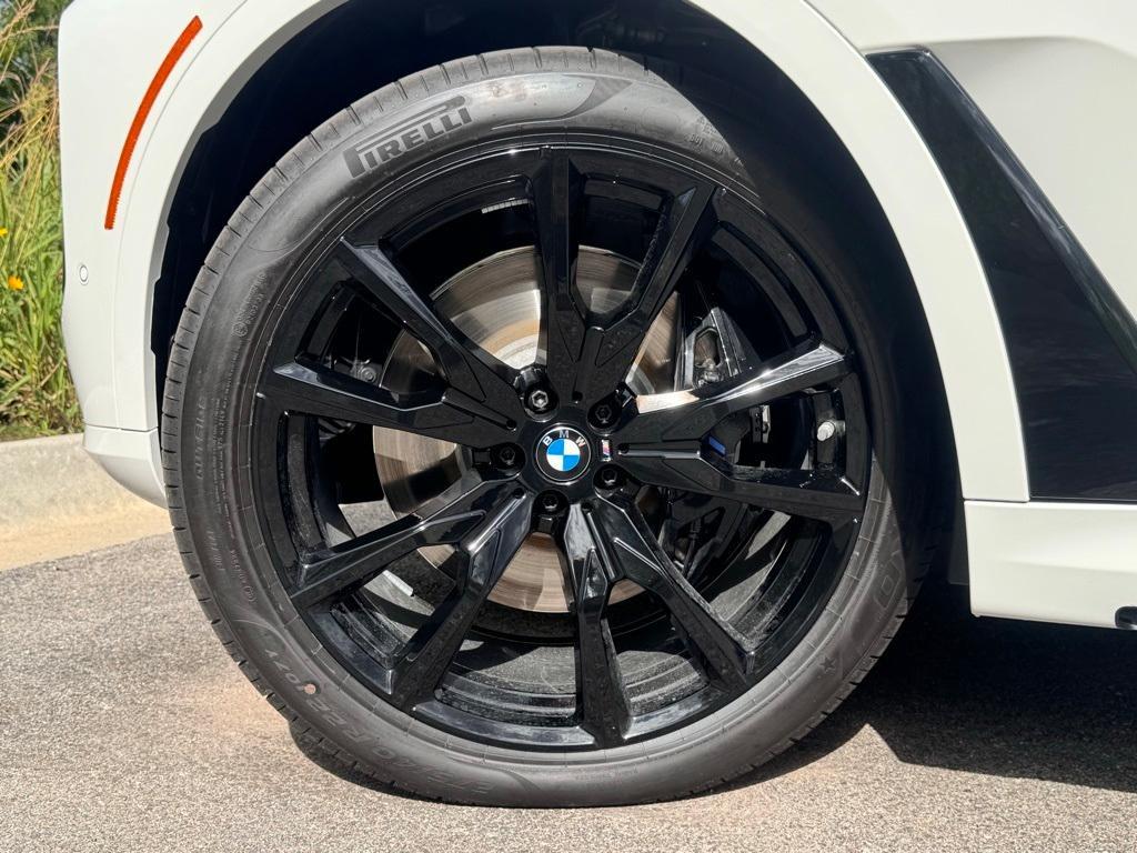 new 2026 BMW X7 car, priced at $122,285