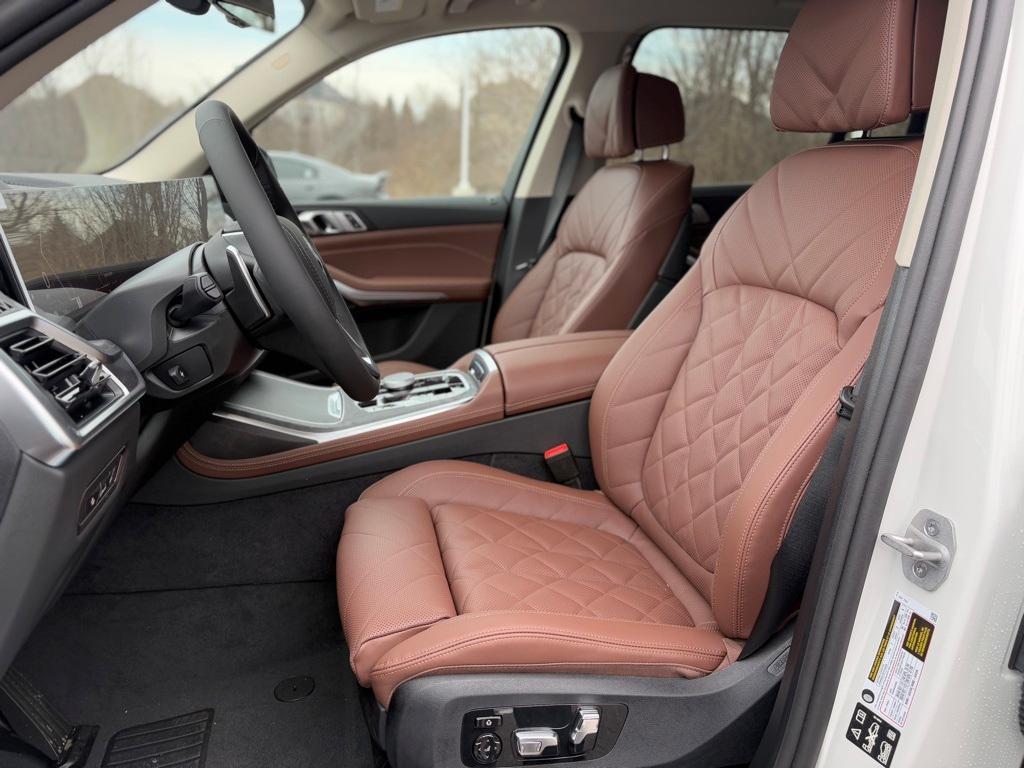 used 2025 BMW X7 car, priced at $83,996