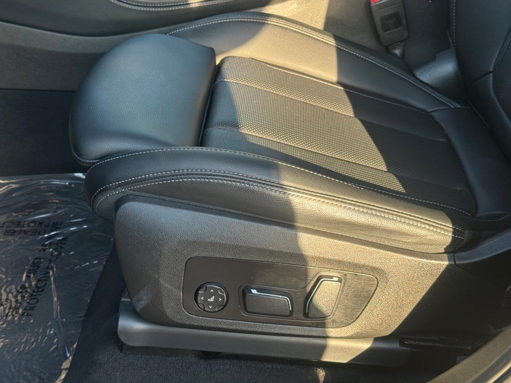 used 2024 BMW X4 car, priced at $40,099