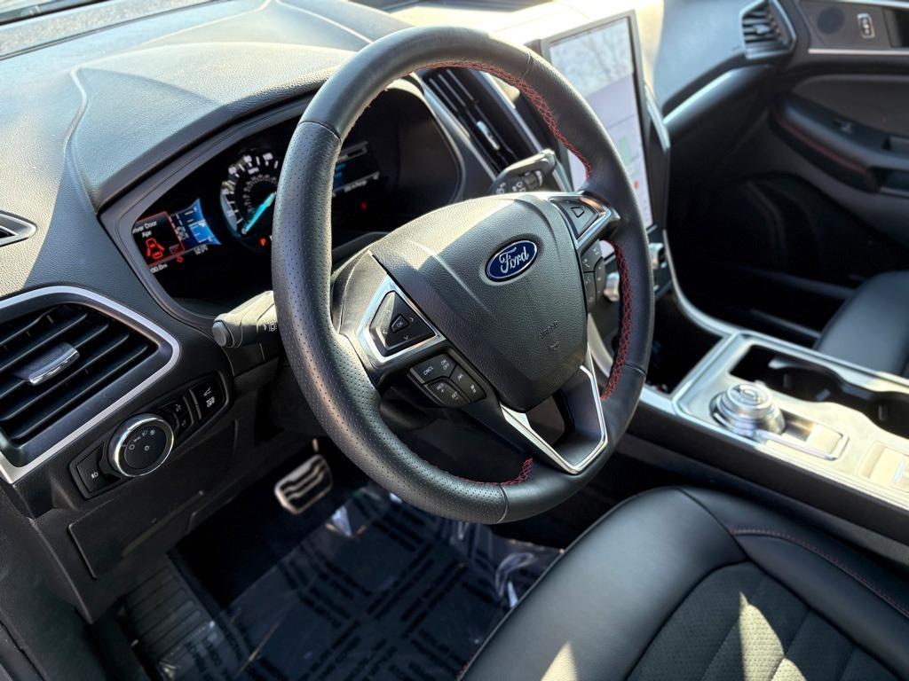 used 2024 Ford Edge car, priced at $33,899