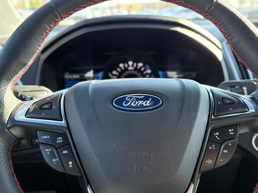 used 2024 Ford Edge car, priced at $33,899