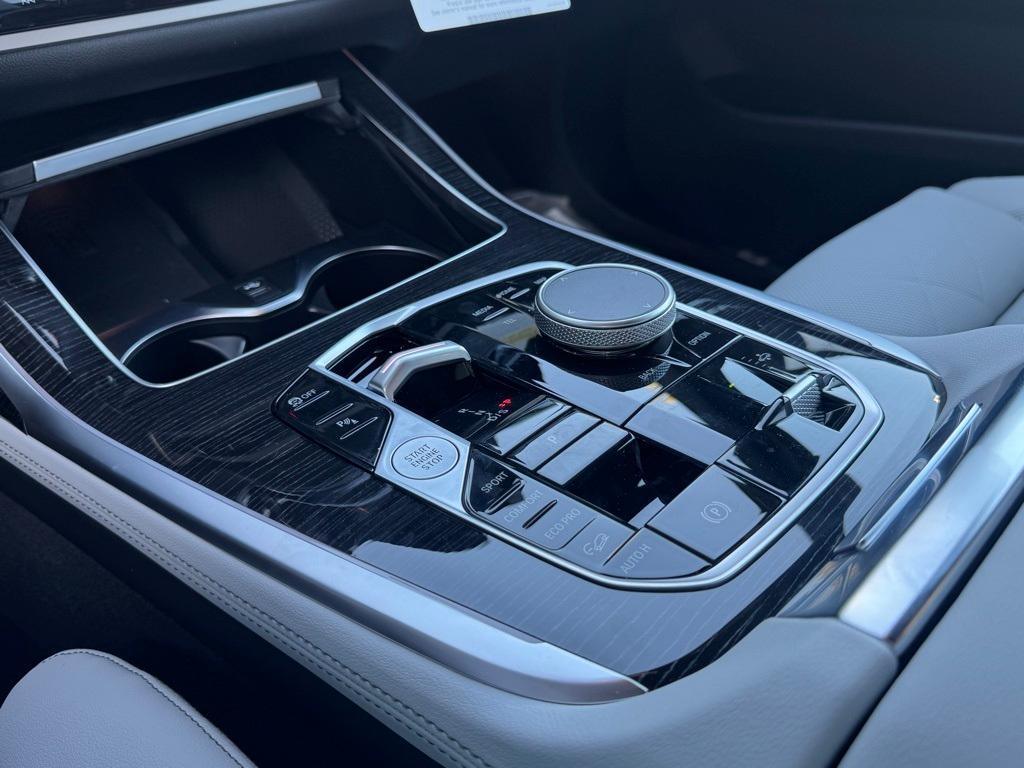 new 2026 BMW X7 car, priced at $99,935