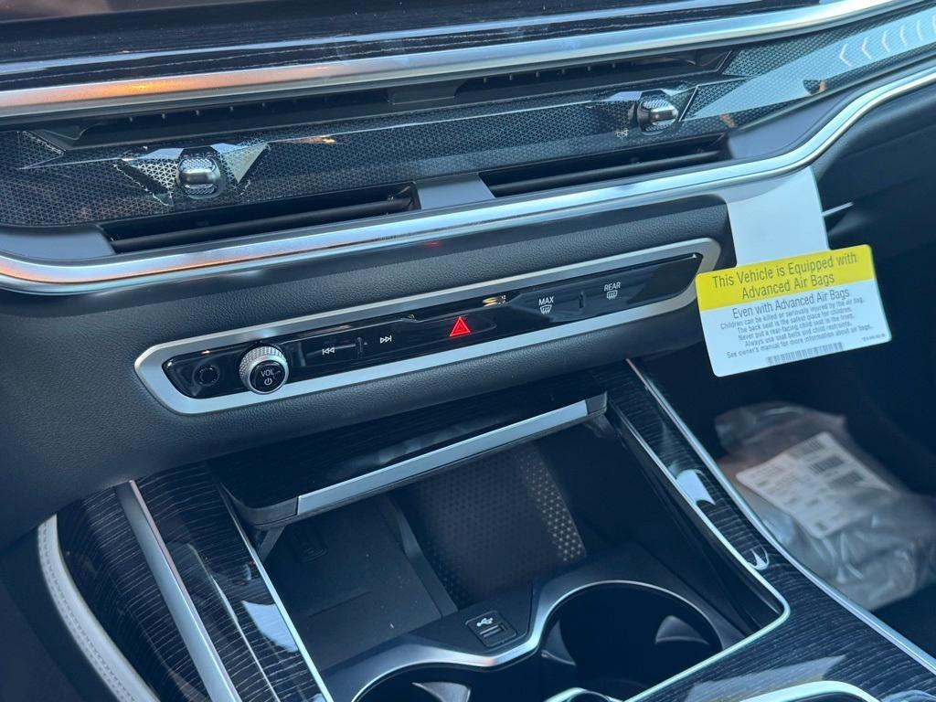 new 2026 BMW X7 car, priced at $99,935
