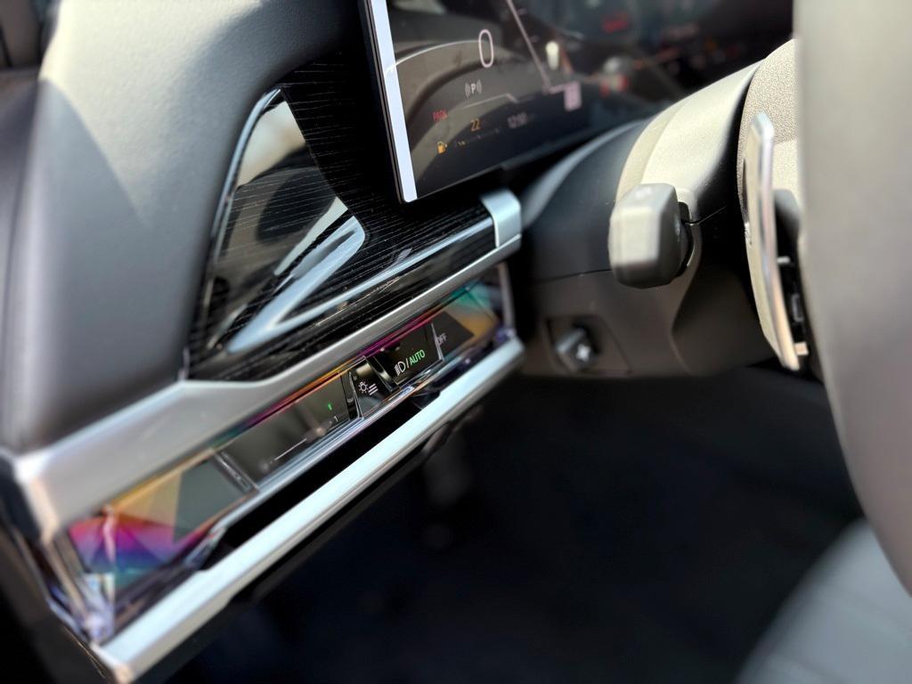new 2025 BMW 760 car, priced at $133,480
