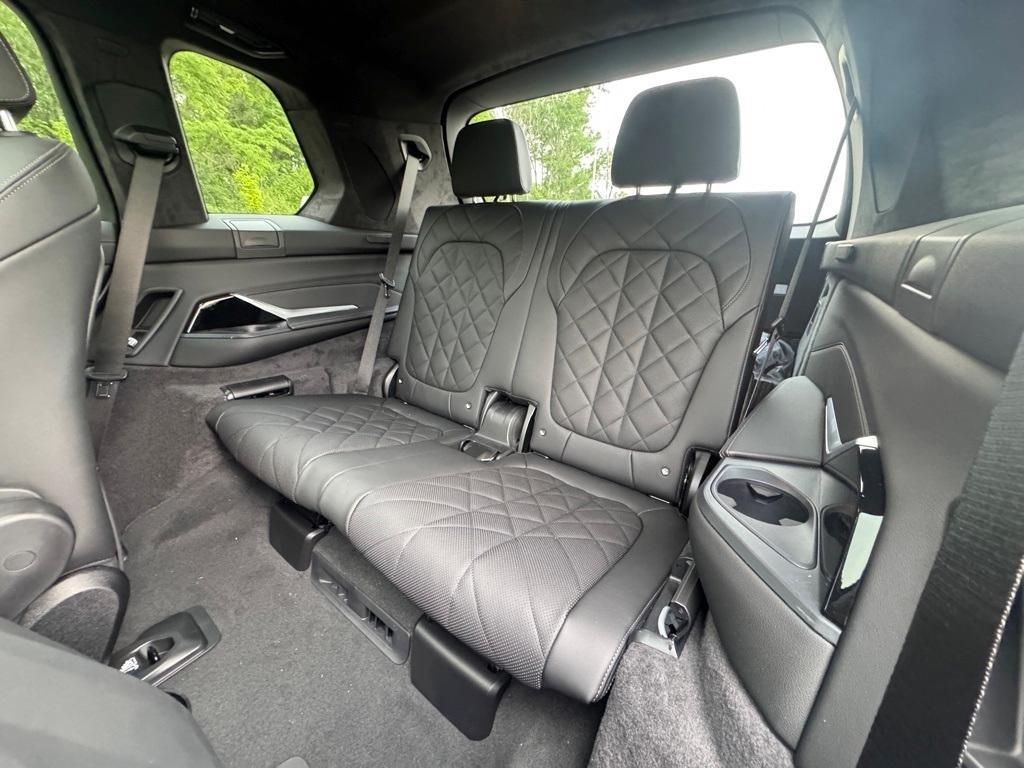 new 2026 BMW X7 car, priced at $98,845