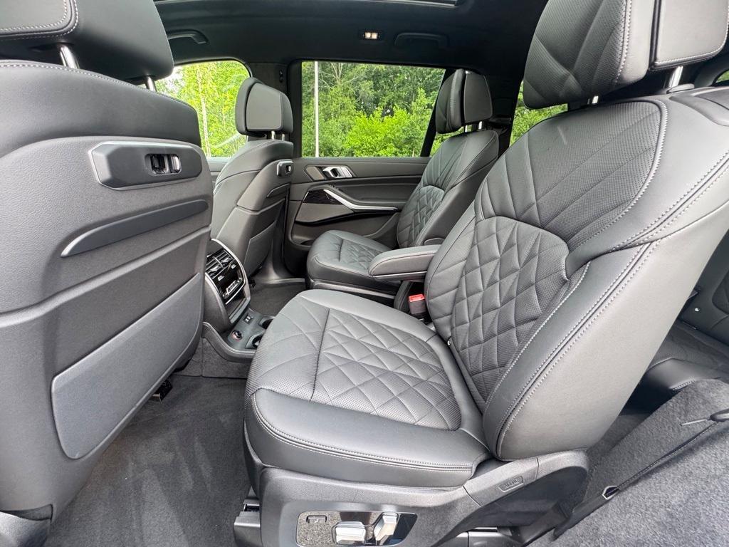 new 2026 BMW X7 car, priced at $98,845