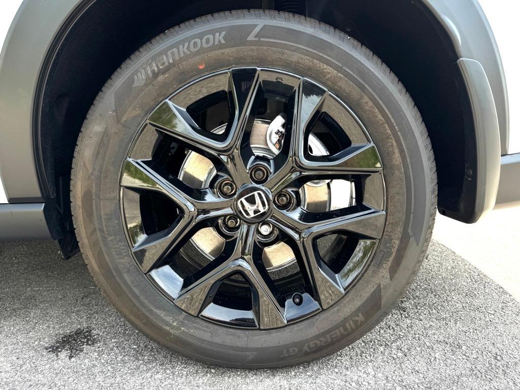 used 2025 Honda HR-V car, priced at $29,000
