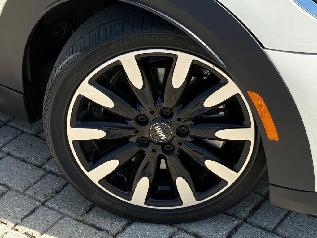 used 2022 MINI Hardtop car, priced at $26,500
