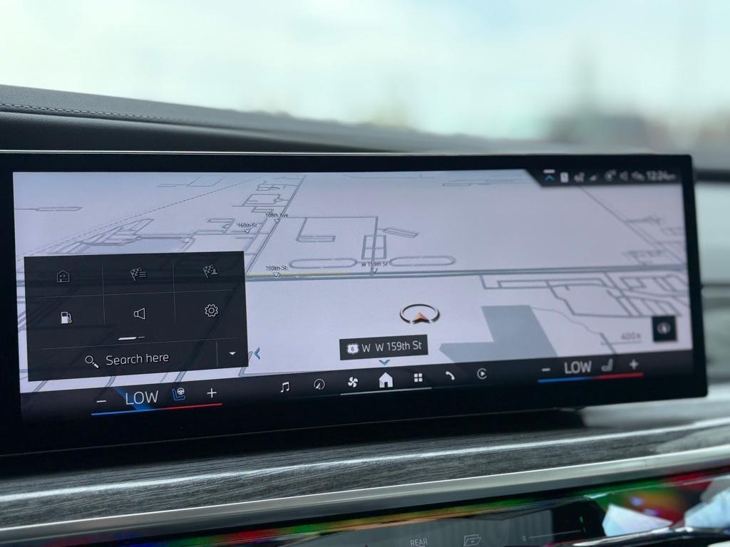 new 2025 BMW 760 car, priced at $134,405