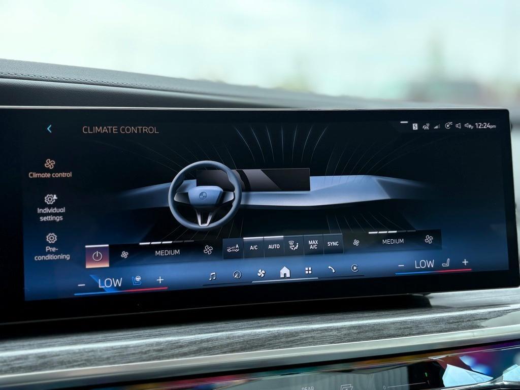new 2025 BMW 760 car, priced at $134,405
