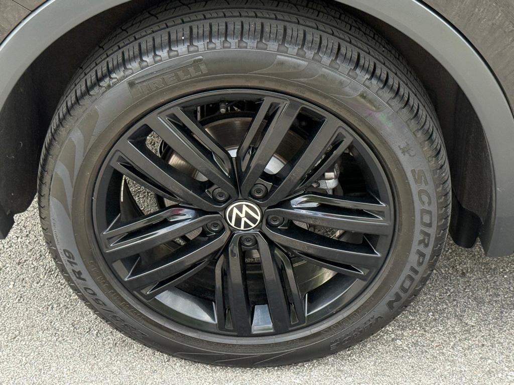 used 2022 Volkswagen Tiguan car, priced at $25,299