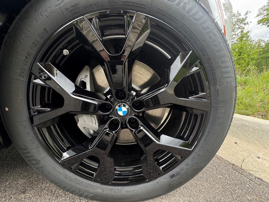 new 2026 BMW X7 car, priced at $90,185