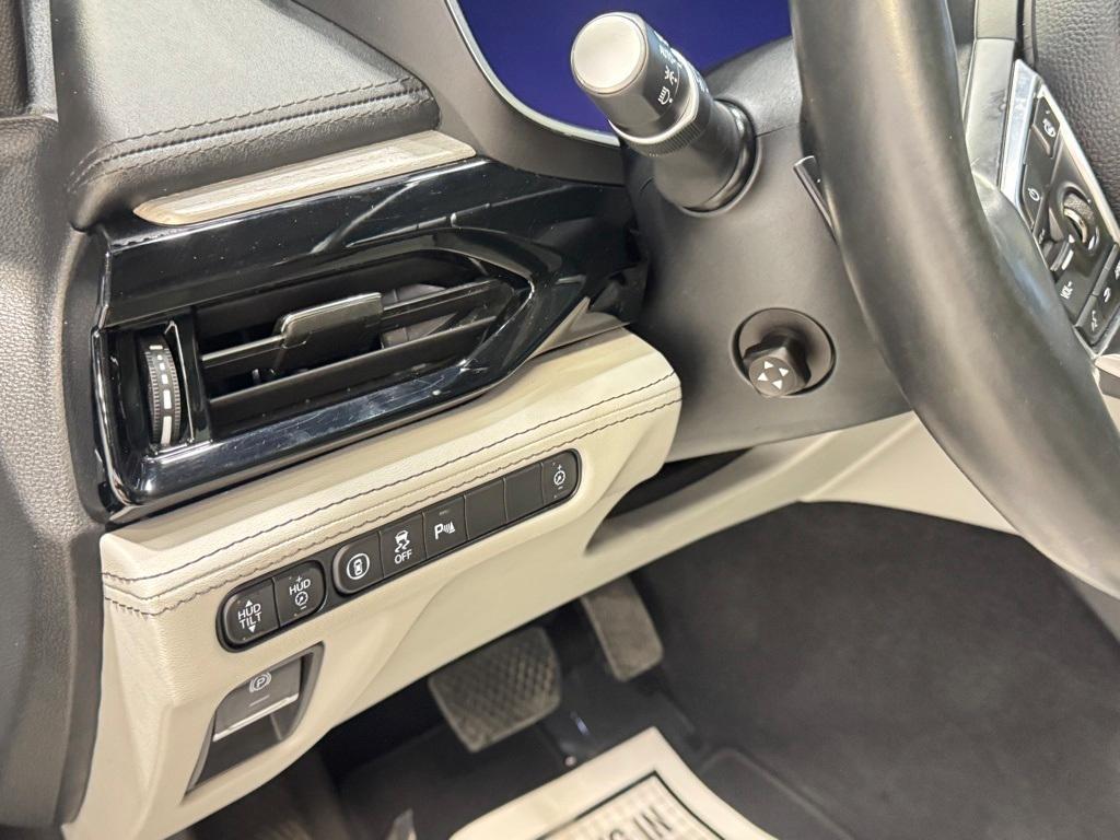 used 2023 Acura MDX car, priced at $40,888