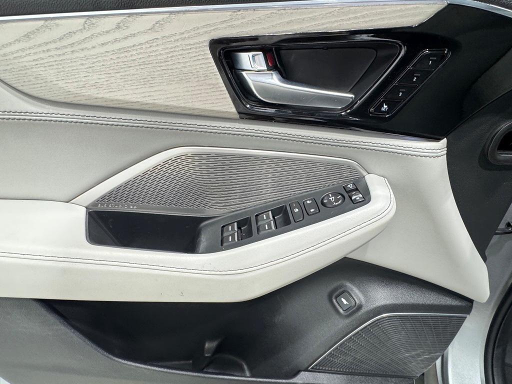 used 2023 Acura MDX car, priced at $40,888