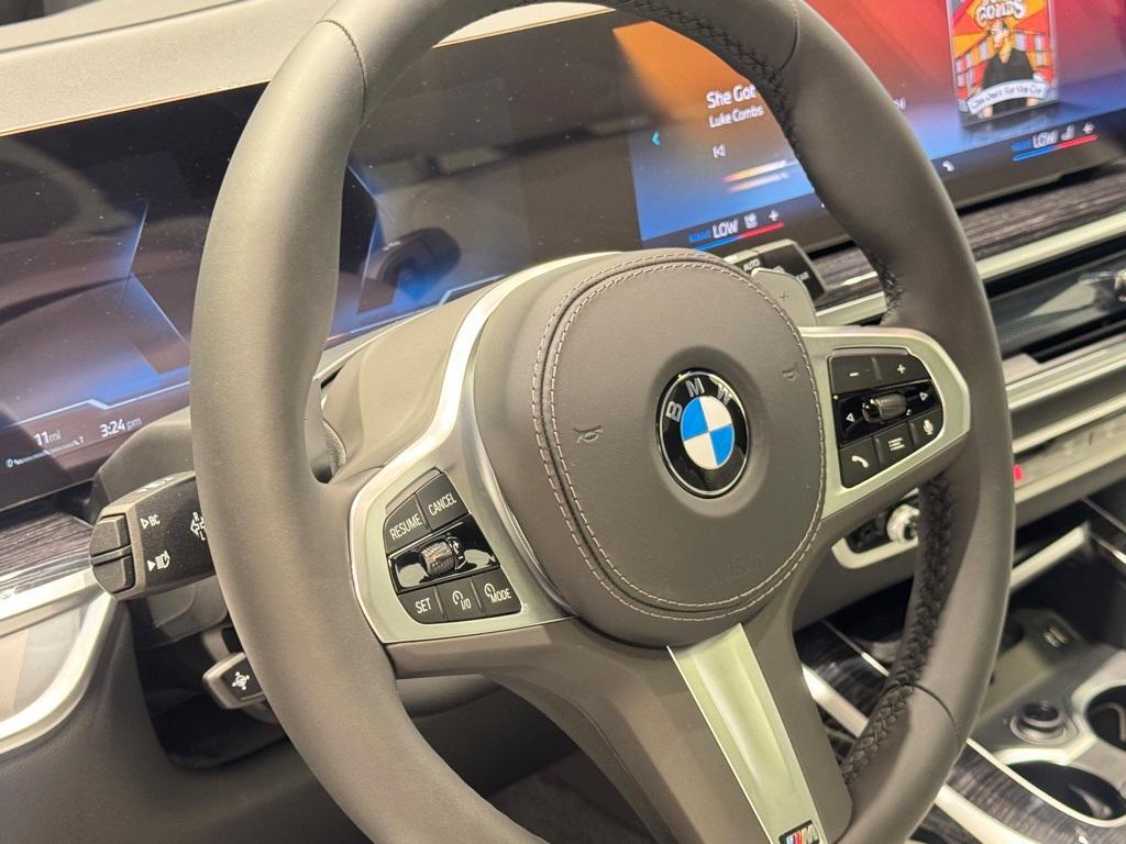 new 2026 BMW X7 car, priced at $101,865