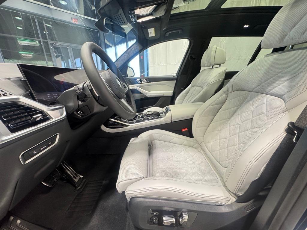 new 2026 BMW X7 car, priced at $101,865