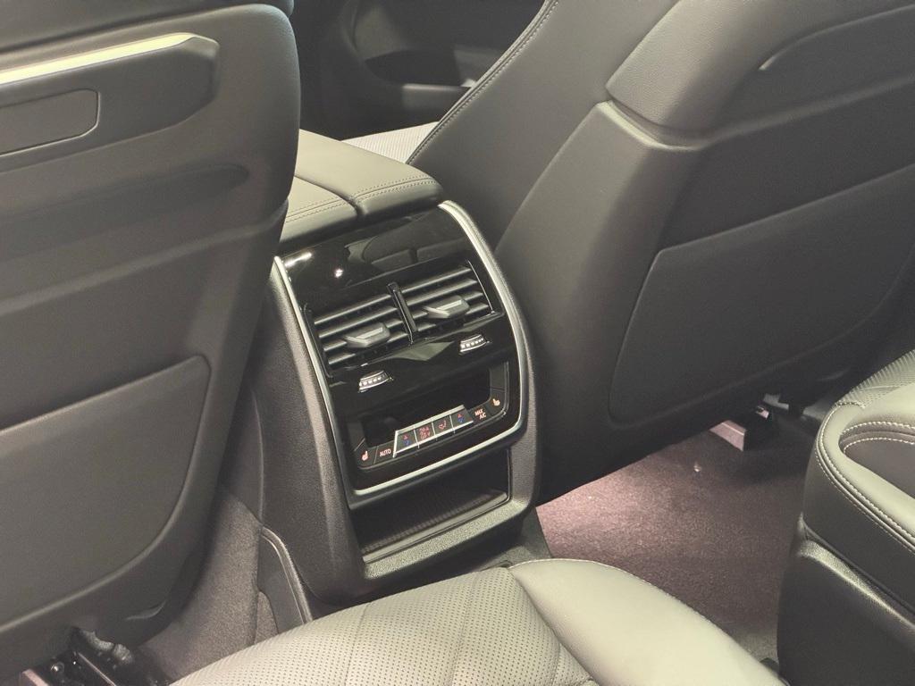 new 2026 BMW X7 car, priced at $98,115