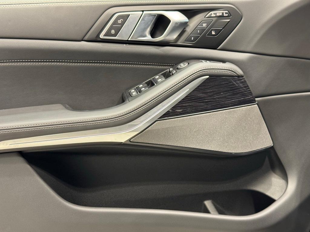 new 2026 BMW X7 car, priced at $98,115