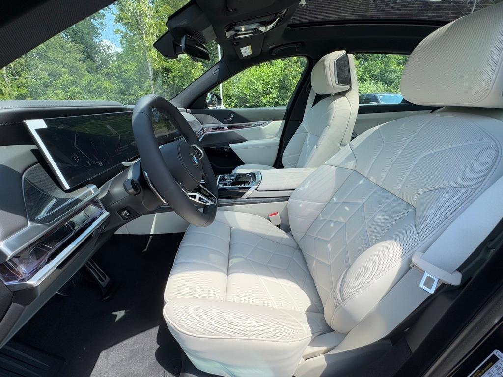 new 2025 BMW 760 car, priced at $128,505