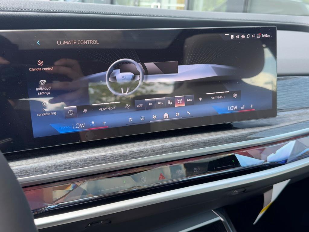 new 2025 BMW 760 car, priced at $128,505
