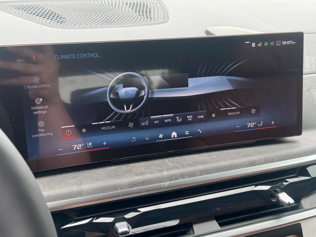 new 2026 BMW X7 car, priced at $120,610