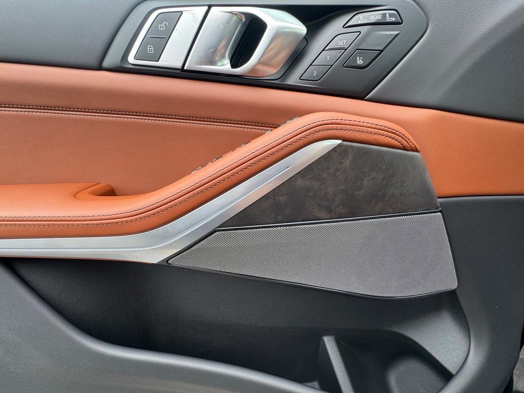 new 2026 BMW X7 car, priced at $120,610